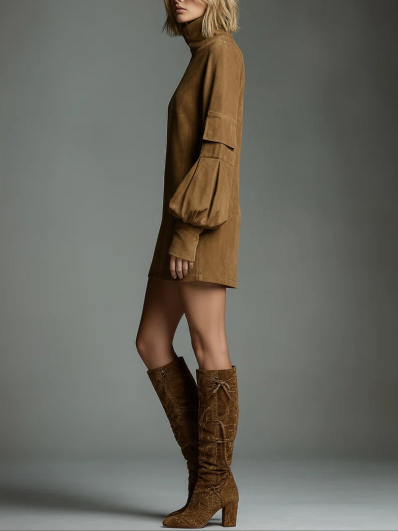 Livia ❘ Robe mini oversize en daim à col montant