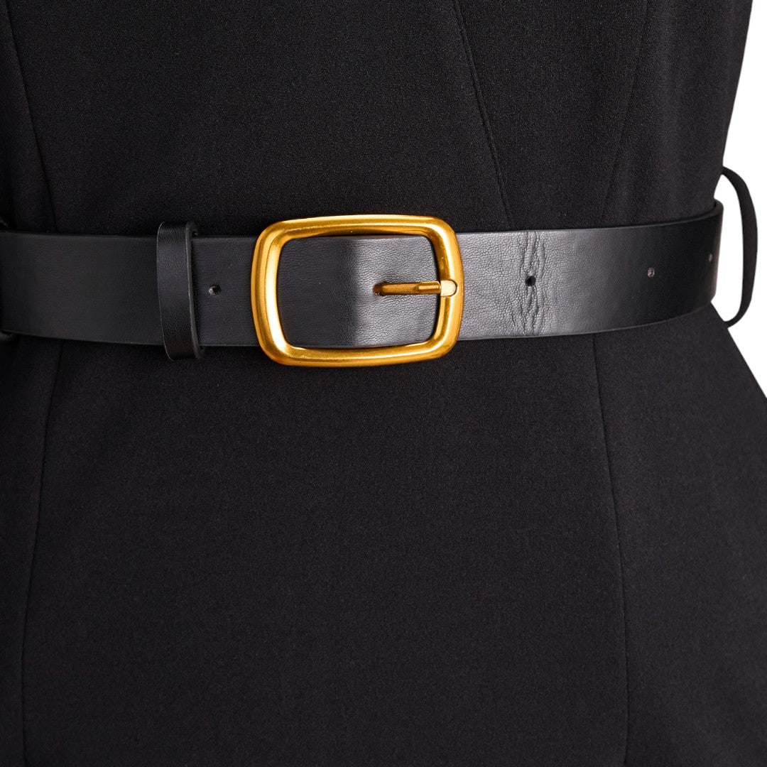 Marina | Vestido negro refinado con cinturón y cuello mandarín