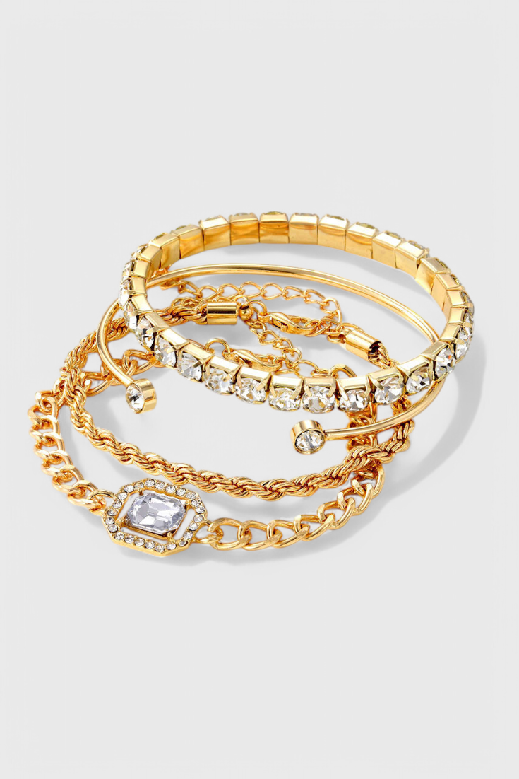 Ensemble de bracelets cloutés