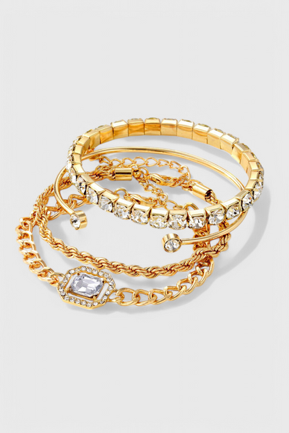 Ensemble de bracelets cloutés